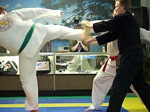 Mr. Ian breaks for High-Green Belt